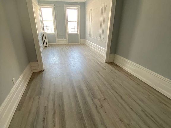 3rd image of 16304 Hillside Ave