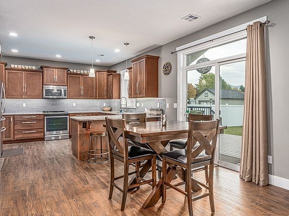 5th image of 17712 E 2nd Ln