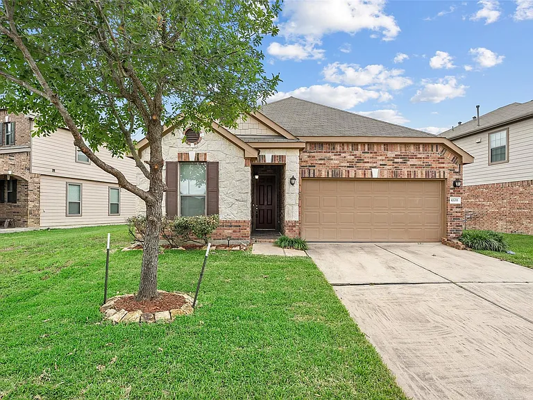 6530 Bayliss Valley Ln — Photo 1