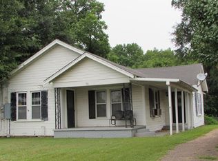 809 San Augustine St, Center, TX 75935