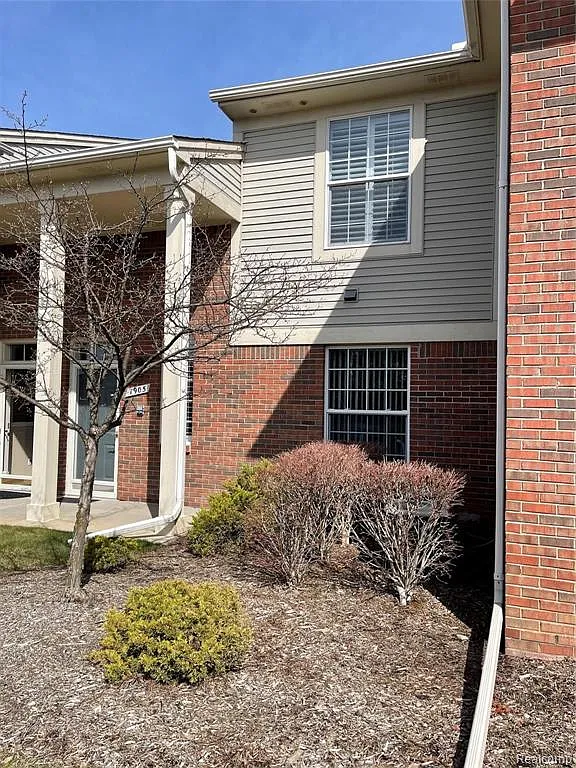 2 bed, 1623 sqft, $2,100 — Photo 1