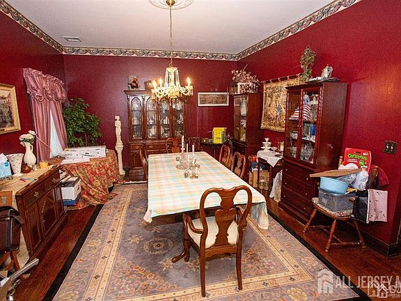 4th image of 219 Johnson Ln