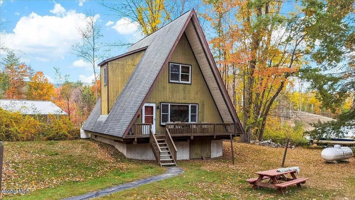 3 bed, $1,750 — Photo 1