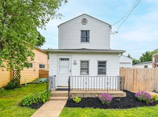 422 President Pl, West Babylon, NY 11704