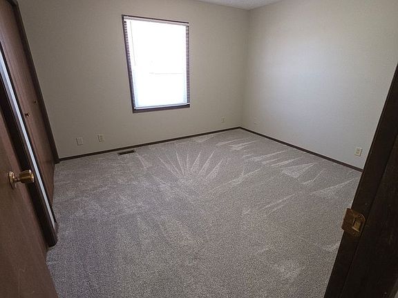 5th image of 507 Elm Ave #2