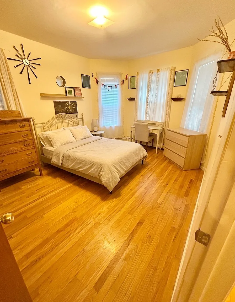 2 bed, 9999 sqft, $2,800 — Photo 1