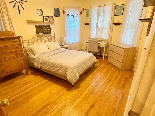 61 Franklin St, Brookline, MA