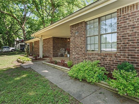 5th image of 302 Southern Hills Dr