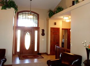 1408 Summerfield Ave, Grand Island, NE 68803