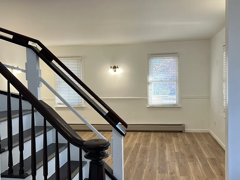 292 Pearl St #3 — Photo 5