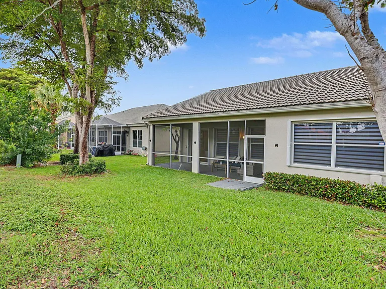 7832 Rockford Rd — Photo 33