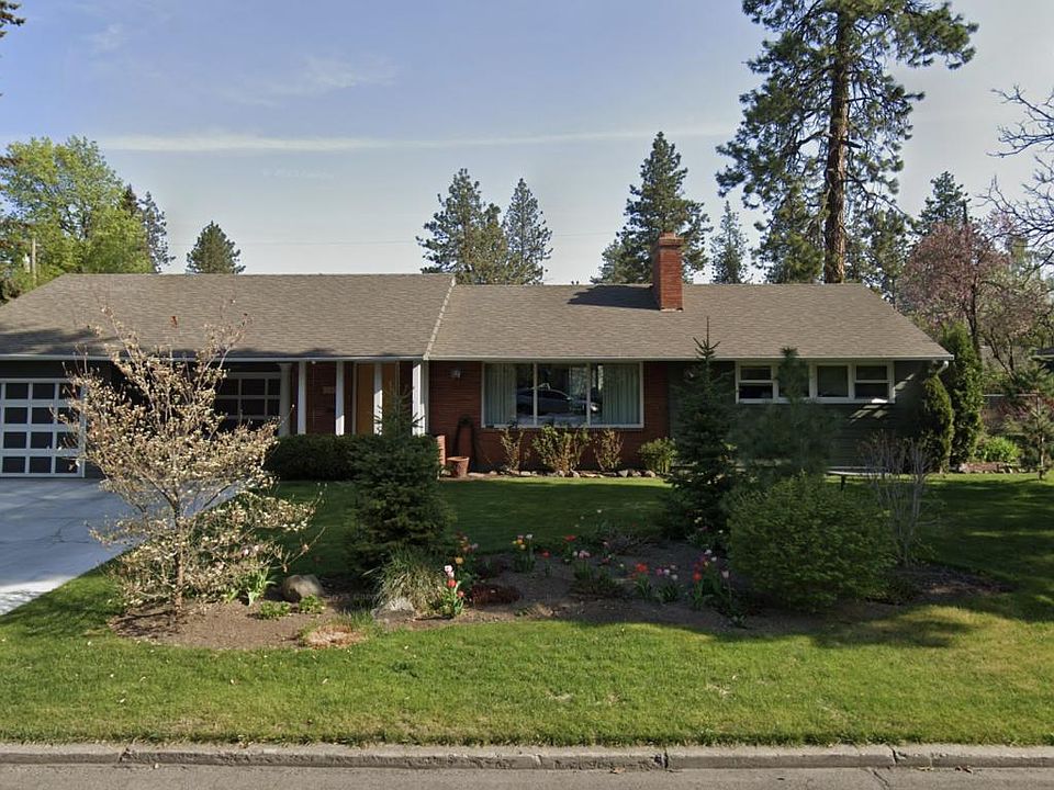 UPDATED PHOTOS WILL ARRIVE AUGUST 10TH (including bedroom 4, bathrooms, garage, kitchen)