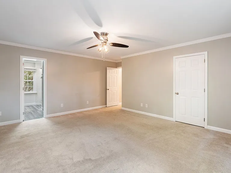 412 Peachtree Ln — Photo 14