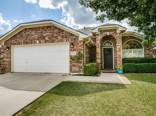 1844 Woodchase Dr, Fort Worth, TX 76120