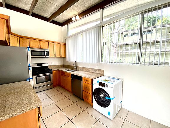 5th image of 3620 Fredonia Dr APT 2