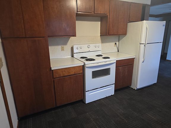 2nd image of 1904 Shepherd Dr