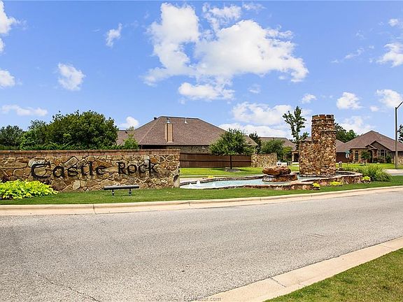 3rd image of 4267 Hollow Stone Dr