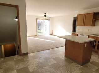 1001 N Windsor Ave #1017, Cottage Grove, WI 53527