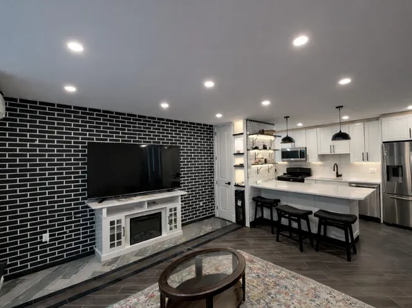 72-52 Metropolitan Avenue image 1 of 11