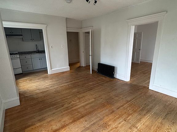 4th image of 7 Court St #12