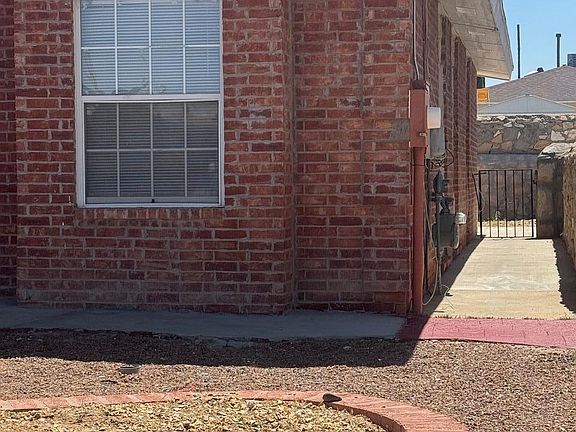 5th image of 1660 Saint Stephen Pl