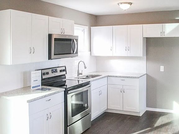 3rd image of 8716 Longview Ct