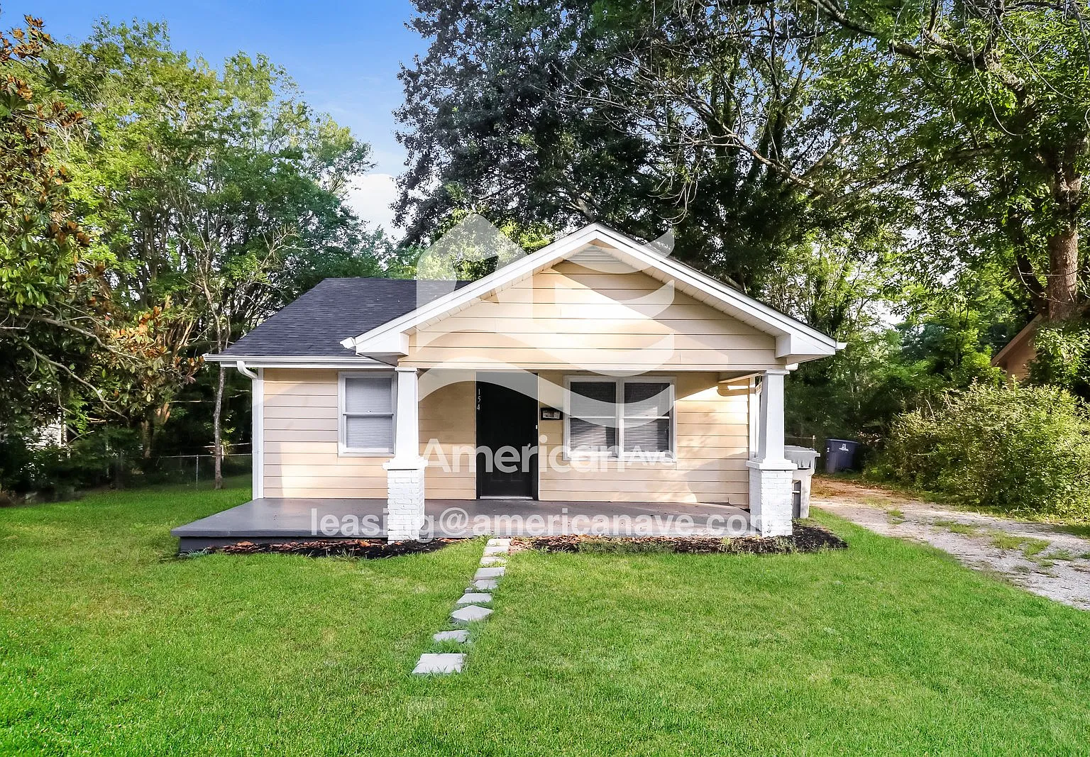 3 bed, 1.0 bath, 1286 sqft, $1,520 — Photo 1