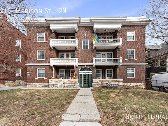 3rd image of 4219 Harrison St APT 2N