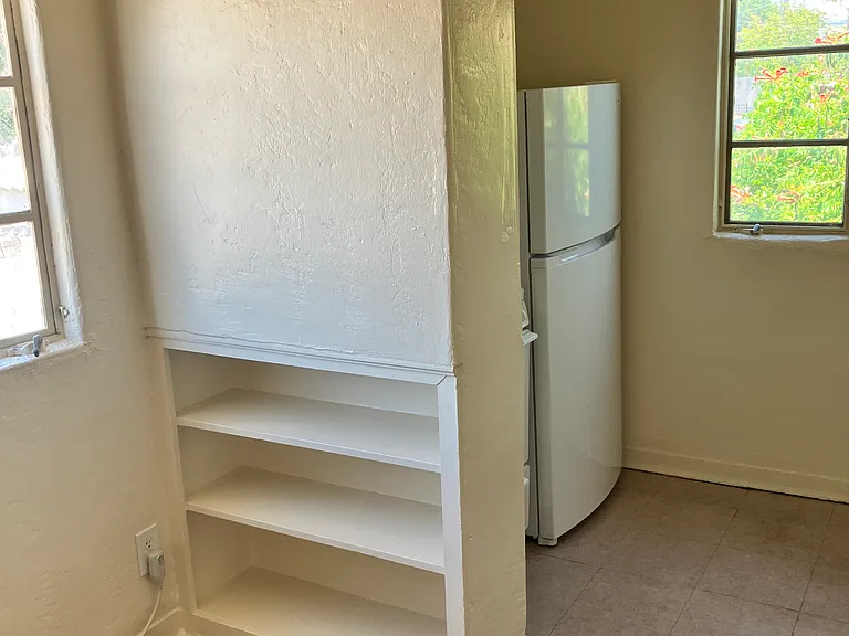 112 Mesa St SE #1/2 — Photo 9
