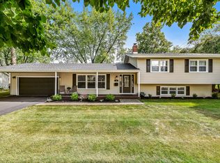 112 Triton Ln, Naperville, IL 60540