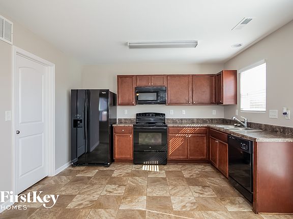 5th image of 336 Valerie Dr