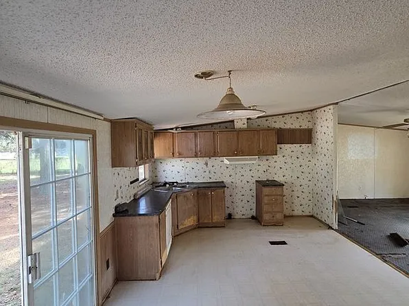 9002 School St, Rocky Mount, NC 27803