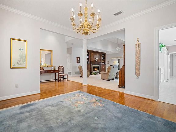 4th image of 2870 Crabtree Ct
