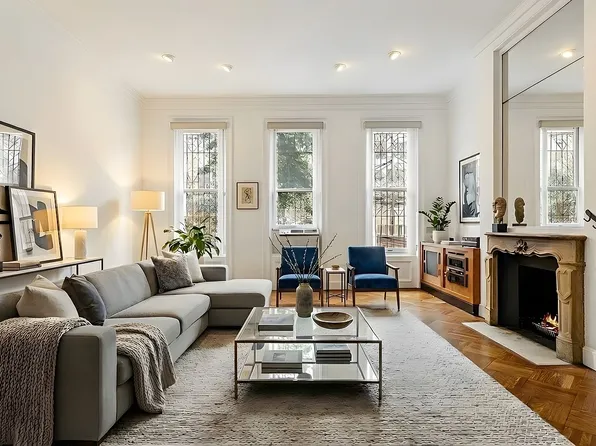 243 E 61st St, New York, NY 10065