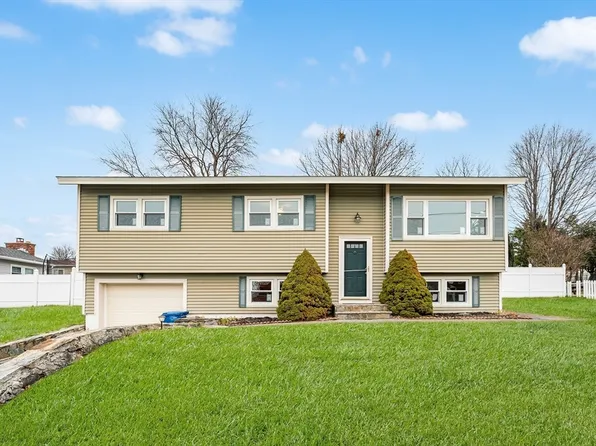 3 Martha Ln, Lawrence, MA 01843