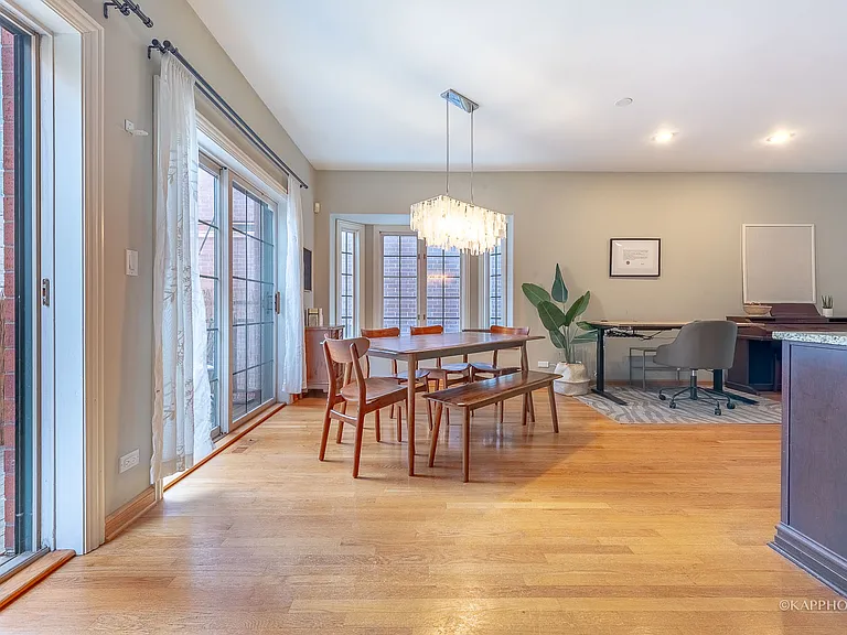 1016 W Monroe St — Photo 9