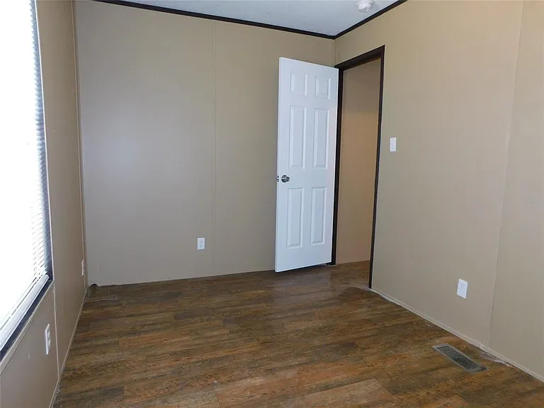 112 China Garden Ln — Photo 26