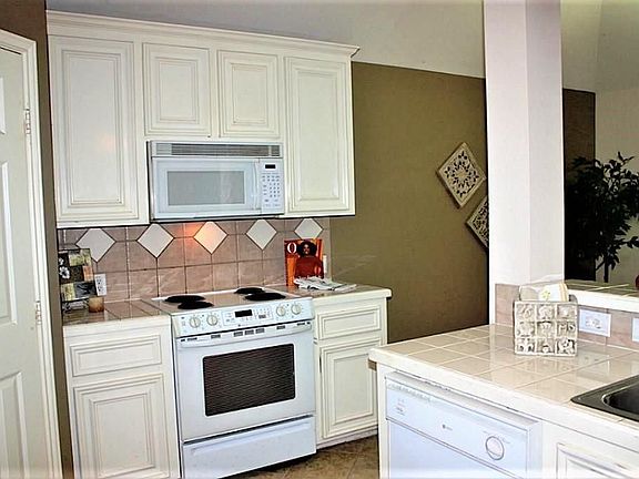 4th image of 3706 Glenhill Dr