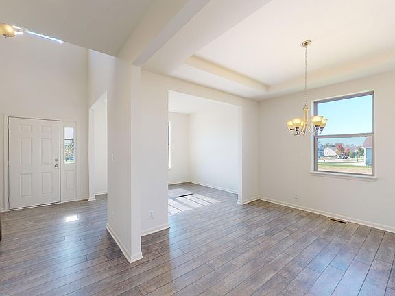 Sheridan II - Foyer, Dining, and Flex Rooms