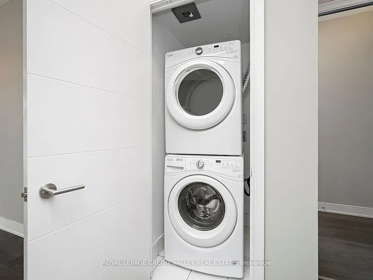 525 Adelaide St W #1732 — Photo 18