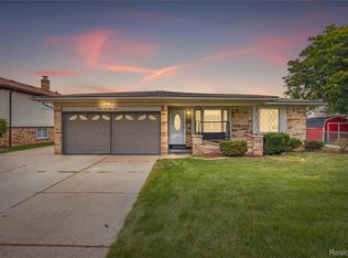 12969 Canterbury Dr, Sterling Heights, MI