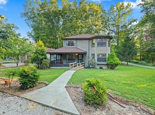 1111 Cherokee Rd, Byrdstown, TN 38549