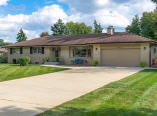 1501 Columbine Dr, Schaumburg, IL