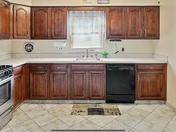 4th image of 402 Regina St #1