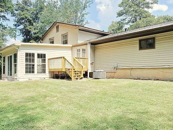 3rd image of 2514 Rhoanoke Dr