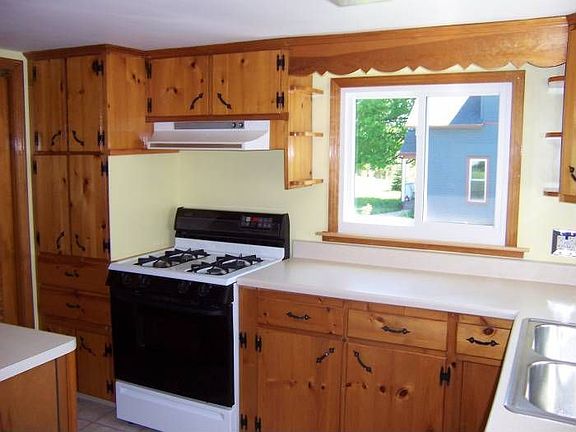 Kitchen cooking area