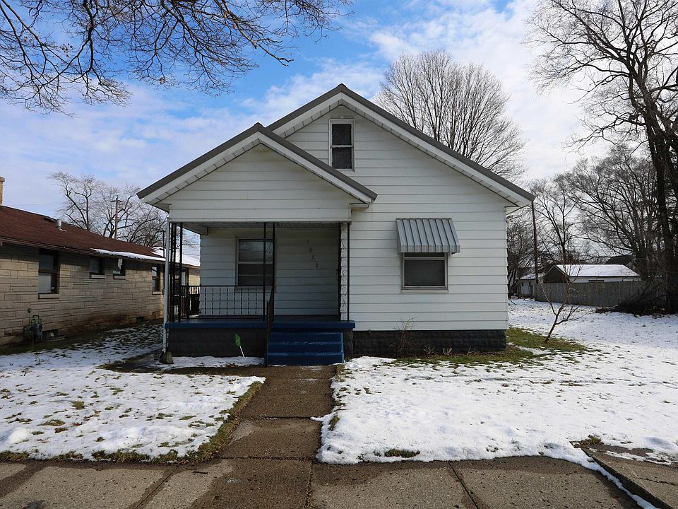 1st image of 1050 College St