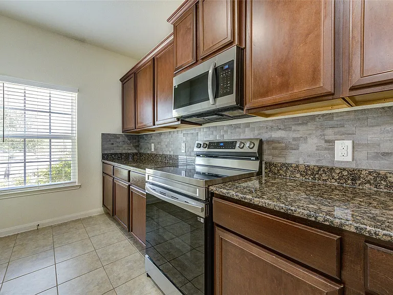 22534 Cloverland Field Dr — Photo 5
