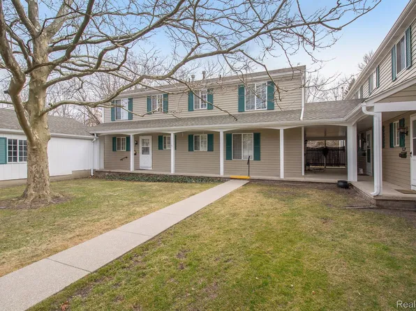 1720 Peppertree Ln #42, Lansing, MI 48912