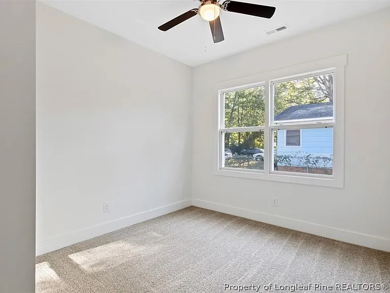 601 E Bay St — Photo 18